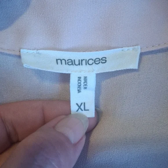 💜 3/$20 Maurices Light Pink Button-Down Shirt - Picture 5 of 6
